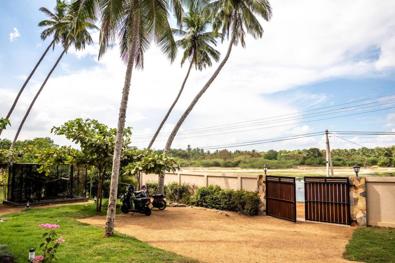 Green Parrot Beach Resort Tangalle Esterno foto