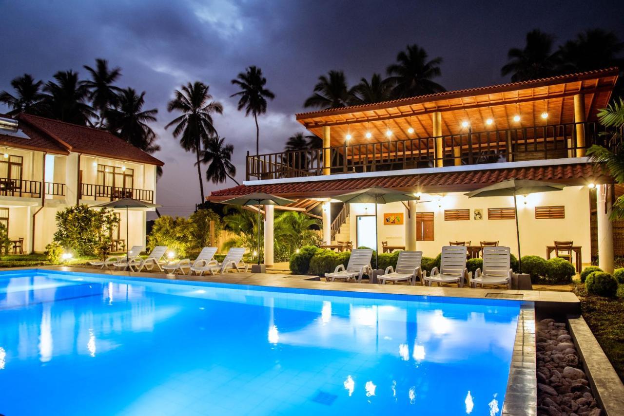 Green Parrot Beach Resort Tangalle Esterno foto