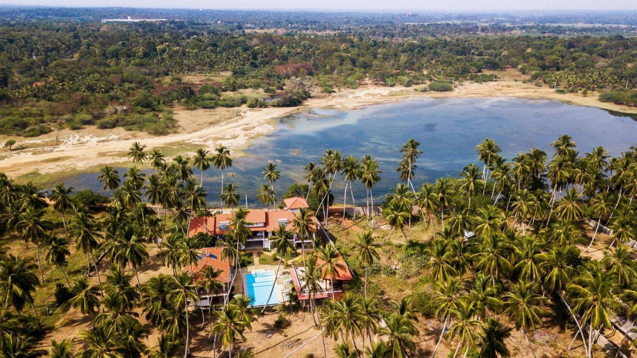 Green Parrot Beach Resort Tangalle Esterno foto